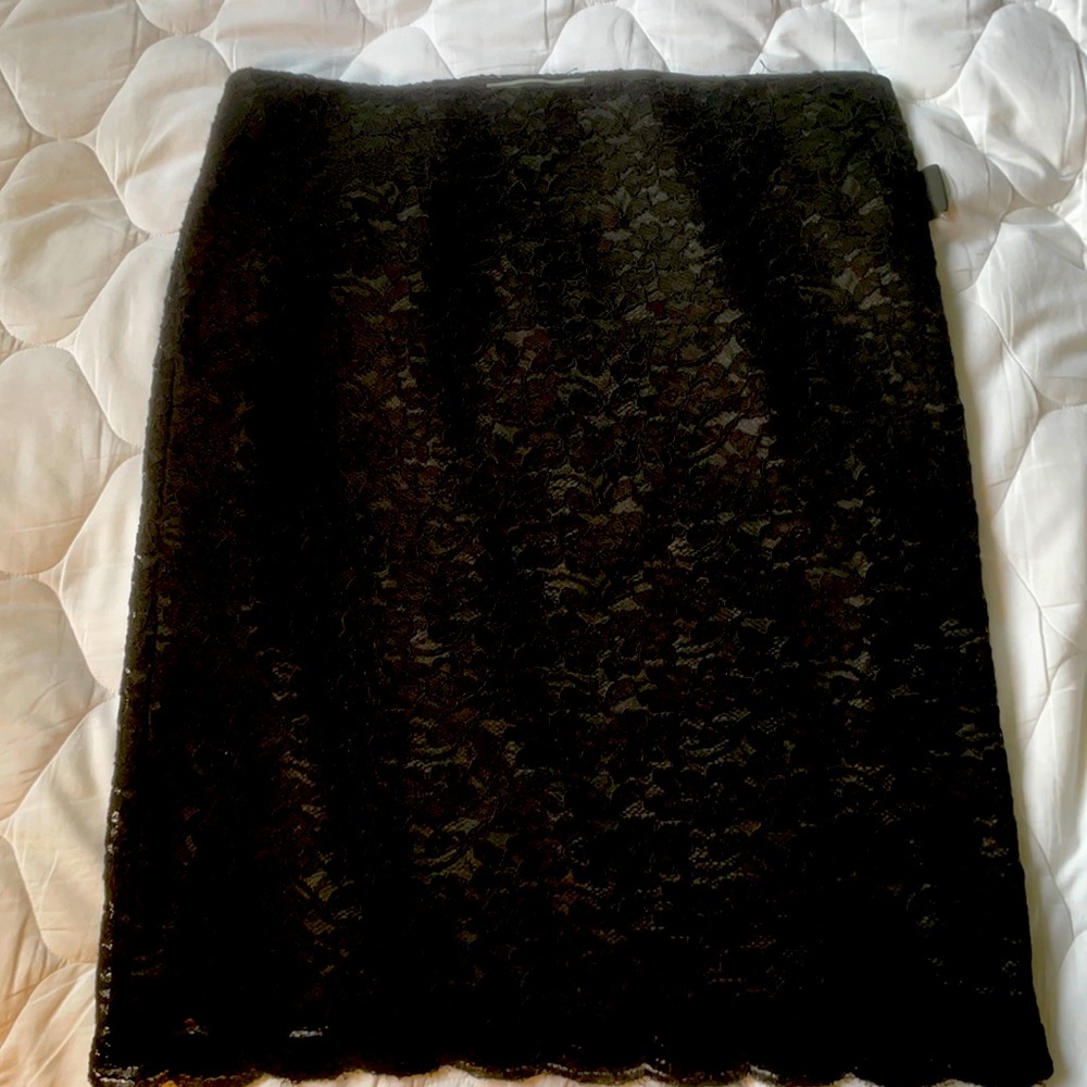 Le chateau black lace pencil skirt